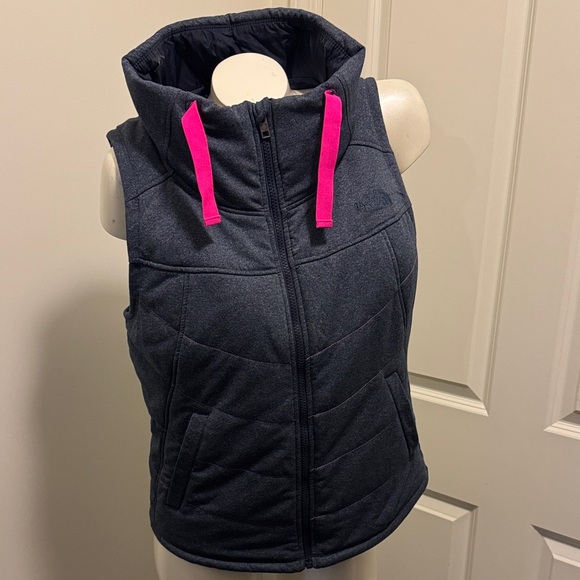 The North Face Women's Gray Vest with Pink Accents - Picture 2 of 11